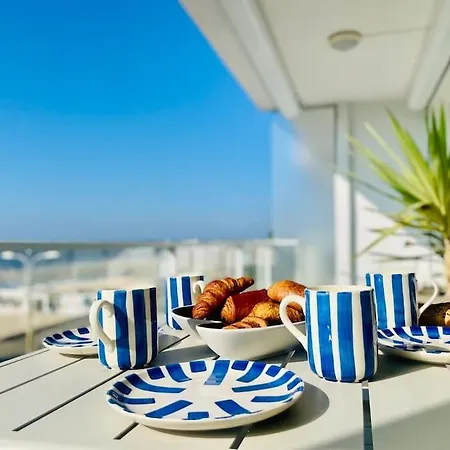 Les Mouettes Face * La Baule